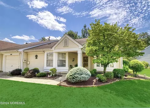 1135 Thornbury Ln # B, Manchester, NJ 08759