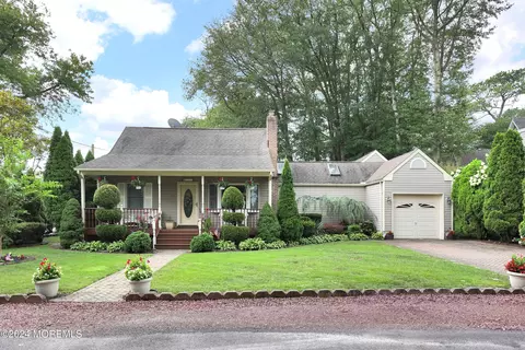 291 Sudbury Rd, Point Pleasant, NJ 08742