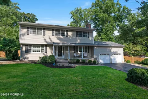 60 Wallace Rd, Middletown, NJ 07748