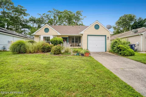 226 Danbury Dr, Little Egg Harbor, NJ 08087
