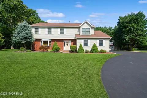 734 Tall Oaks Dr, Brick, NJ 08724