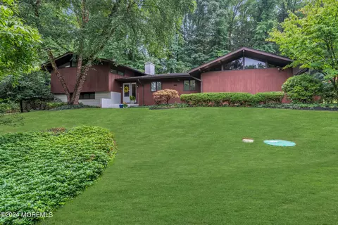 112 Crawfords Corner Rd, Holmdel, NJ 07733