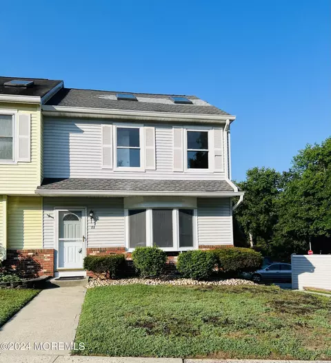 122 Joan Ct, Jackson, NJ 08527