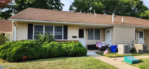 13 Nevada Ct, Matawan, NJ 07747