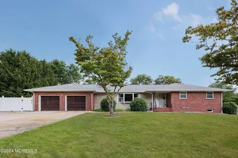 58 Telegraph Hill Rd, Holmdel, NJ 07733