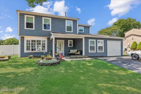 15 Quailtree Ln, Howell, NJ 07731