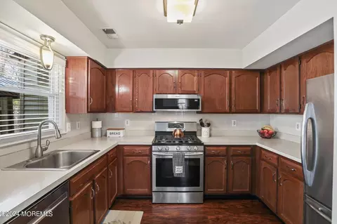 35 Colonial Ct, Jackson, NJ 08527 photo 12