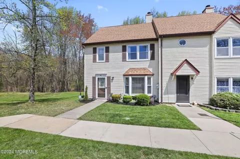35 Colonial Ct, Jackson, NJ 08527 photo 3