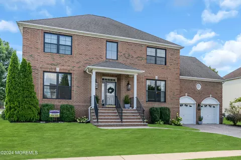 1 Sweet Bay Ct, Monroe, NJ 08831