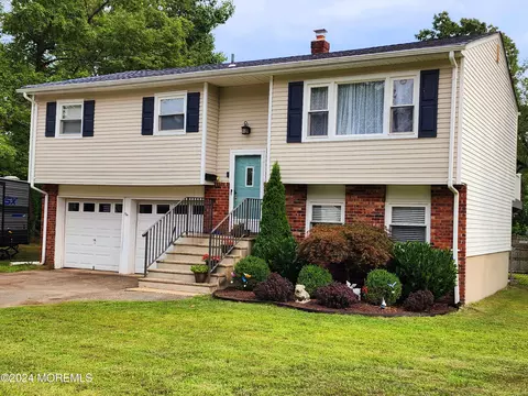 3 June Rd, Spotswood, NJ 08884