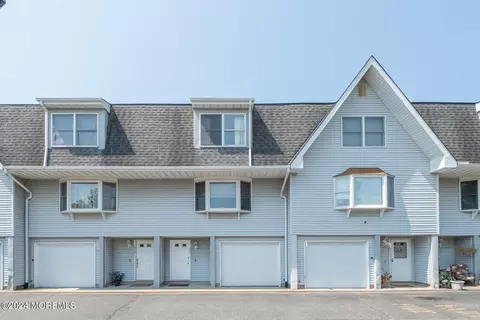 920 Egret Dr #105, Toms River, NJ 08753