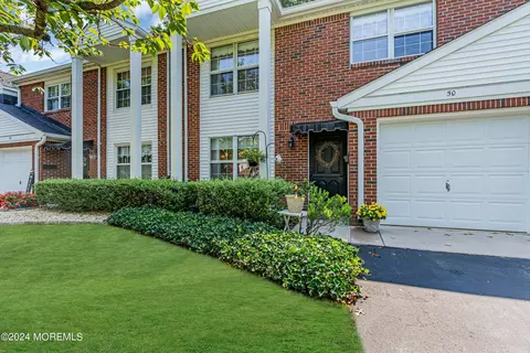 50 Walnut Dr, Spring Lake Heights, NJ 07762