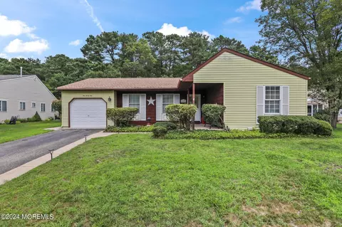 129 Sunset Rd #60, Whiting, NJ 08759