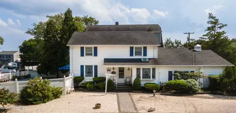 2110 Evergreen Ln, Point Pleasant, NJ 08742