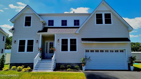 129 Siddons Ct, Island Heights, NJ 08732