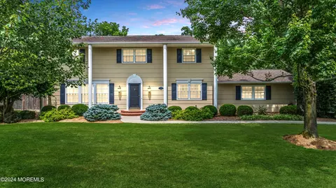 59 Turnberry Dr, Lincroft, NJ 07738