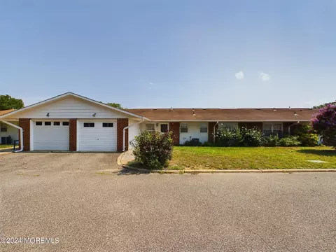 1023 Shetland Dr # C, Lakewood, NJ 08701
