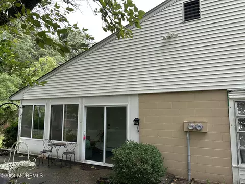 24 Crestwood Pkwy # D, Whiting, NJ 08759