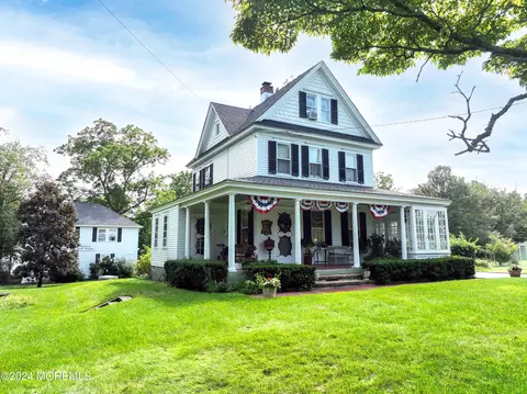 201199 Cedar St, Tuckerton, NJ 08087