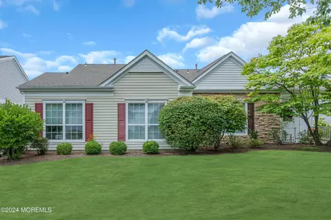 657 Bluebird Dr #657, Monroe, NJ 08831