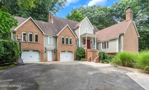 7 Shadow Ridge Ct, Holmdel, NJ 07733