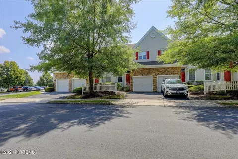 203 Yarrow Cir, Dayton, NJ 08810
