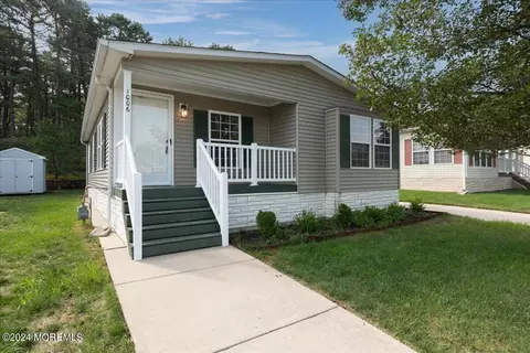 1006 Fernwood Way, Whiting, NJ 08759