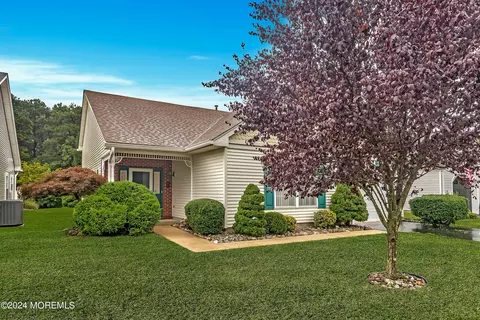 33 Molly Ln, Brick, NJ 08723