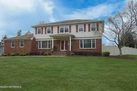 9 Princeton Dr, Manalapan, NJ 07726