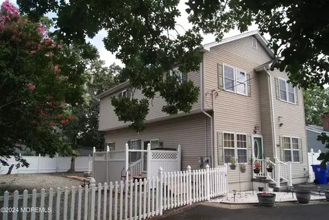 798 Victory Ave, Brick, NJ 08723