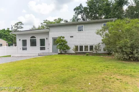 456 Brookforest Dr, Toms River, NJ 08757