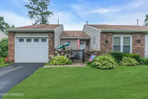 139 Devon Ct, Lakewood, NJ 08701
