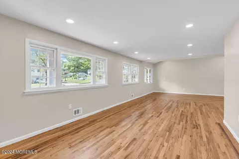 Living - 6 Spruce Ter, Jackson, NJ 08527 photo 4 of 9