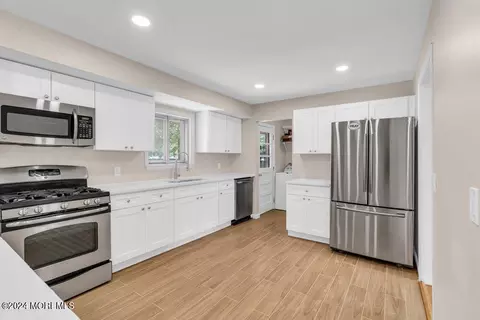 Kitchen - 6 Spruce Ter, Jackson, NJ 08527 photo 3 of 3