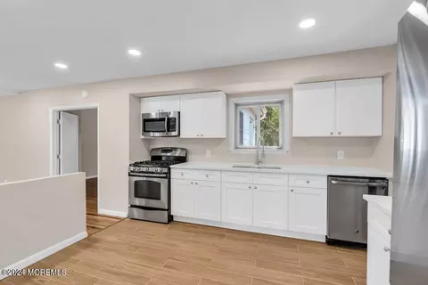 Kitchen - 6 Spruce Ter, Jackson, NJ 08527 photo 1 of 3