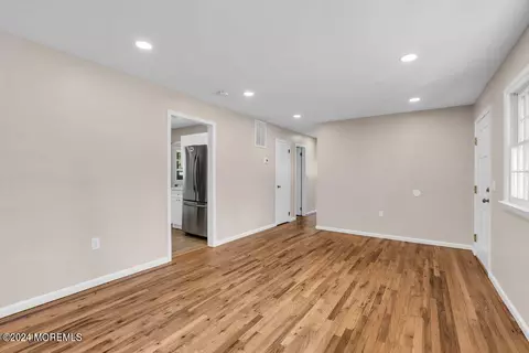 Living - 6 Spruce Ter, Jackson, NJ 08527 photo 2 of 9