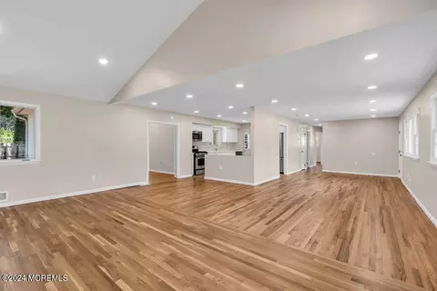 Living - 6 Spruce Ter, Jackson, NJ 08527 photo 5 of 9