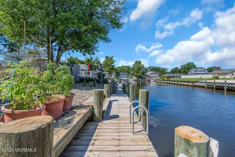 68 Nina Ct, Brick, NJ 08723