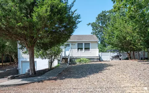527 Chelsea St, Forked River, NJ 08731