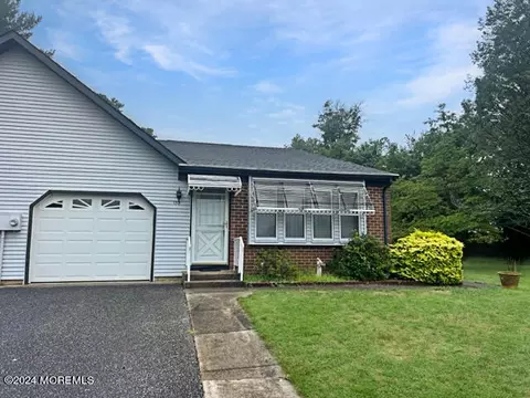 13 Juniper Ln #50 B, Whiting, NJ 08759