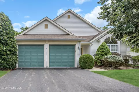 35 Valley Stream Ln, Lakewood, NJ 08701