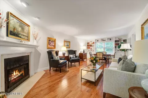 23 Mayfair Ct, Little Silver, NJ 07739