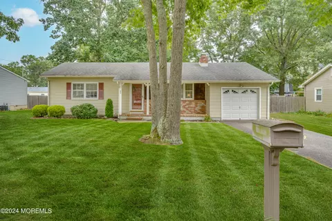 233 Willow Ln, Forked River, NJ 08731