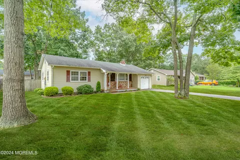 233 Willow Ln, Forked River, NJ 08731 photo 3