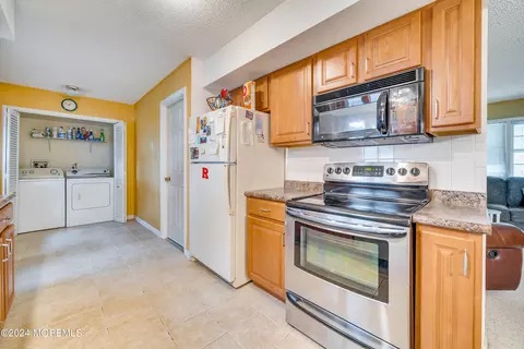 233 Willow Ln, Forked River, NJ 08731 photo 10