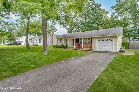 233 Willow Ln, Forked River, NJ 08731 photo 2