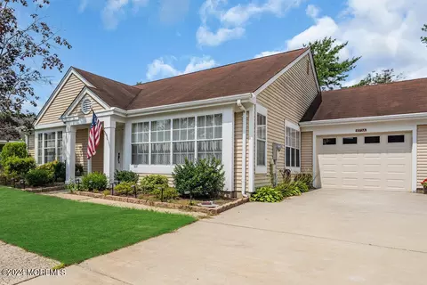 1173 Thornbury Ln #A, Manchester, NJ 08759