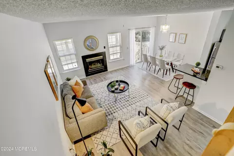 806 Hatchery Ct, Freehold, NJ 07728