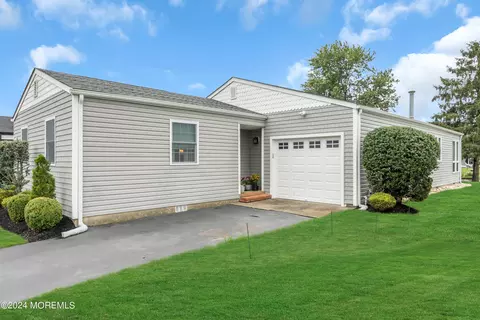 252 Harrington Dr N, Toms River, NJ 08757