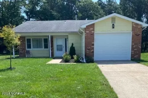 118 Lauren Ln N, Brick, NJ 08723